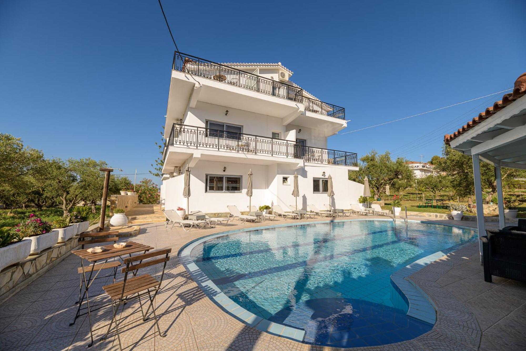 Denise Studios And Apartments Argassi Exterior photo